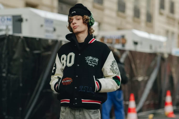 El regreso del estilo varsity: la estética universitaria conquista el streetwear de verano