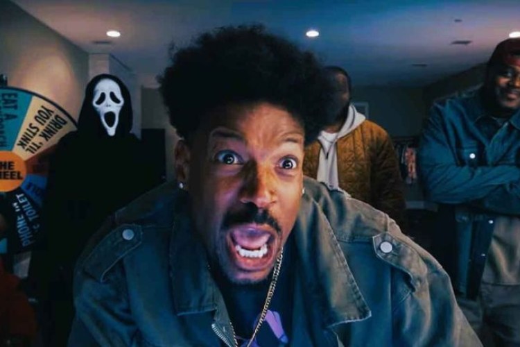 Scary Movie 6 reúne de nuevo al elenco original para parodiar el terror contemporáneo