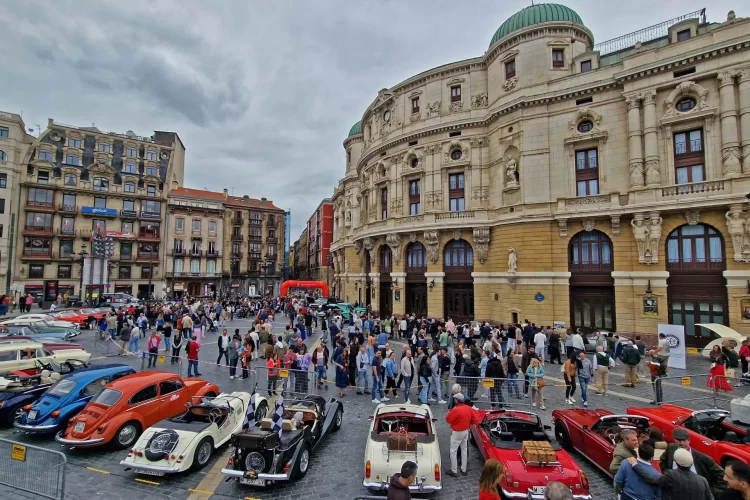 Bilbao estrena el Festival Internacional Arte Sobre Ruedas con un concurso de elegancia urbano